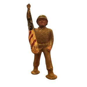 Vintage Lead Figure Military Soldier Carrying United States Flag Cast Lead 3.5"